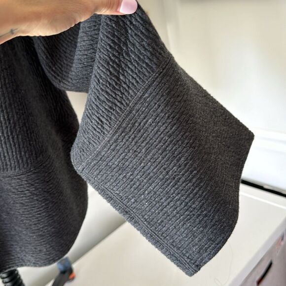 Lululemon Women’s Size Large Grey Retreat Yourself Textured Pullover Sweatshirt - Picture 11 of 15